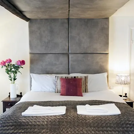 Woolpack Inn 2*