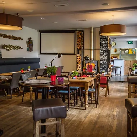 Inn Woolpack Boot